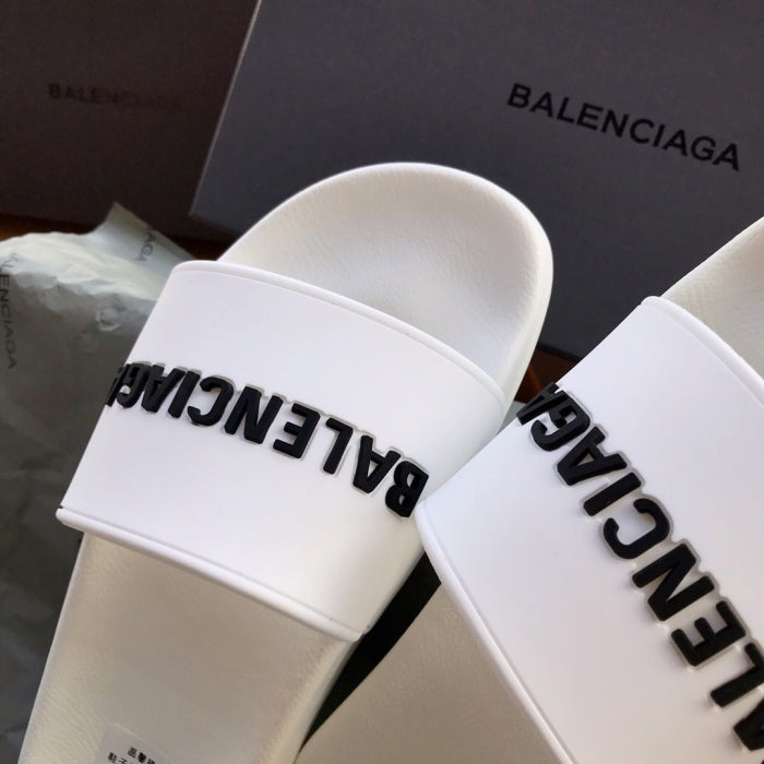 Balenciag* Pool Slide Eggshell