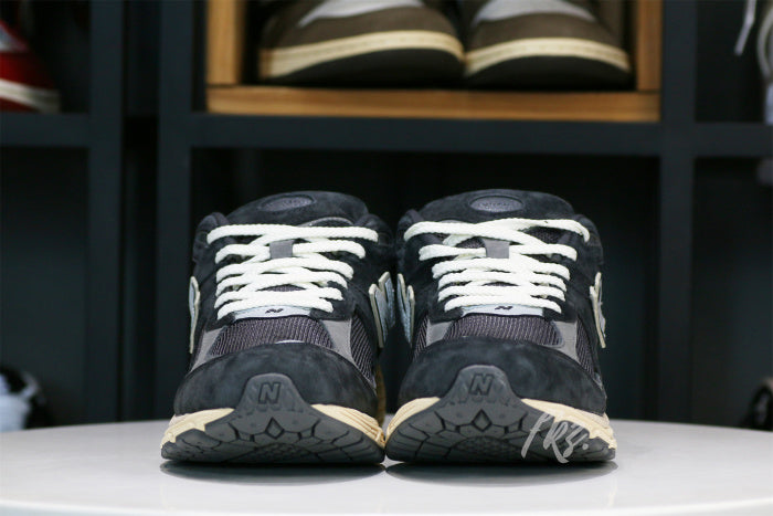 New Balance 2002R Black Dark Grey