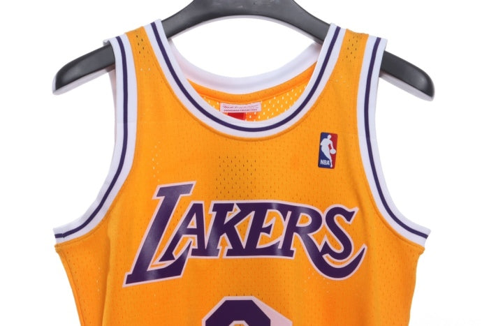 Lakers jersey No. 8